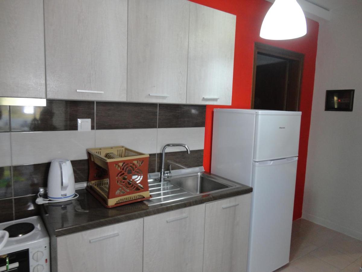 Makis House Hotel Nikiti  Exterior photo